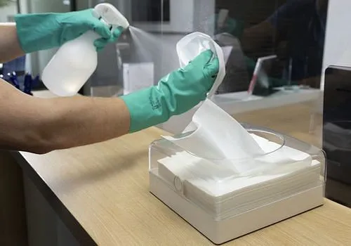Panni per la pulizia resistenti ai solventi DENIOS piegati Z UI: 10 sacchetti di alluminio bianco 130-040