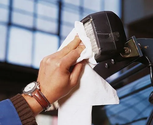 Panni per la pulizia resistenti ai solventi DENIOS piegati Z UI: 10 sacchetti di alluminio bianco 130-040